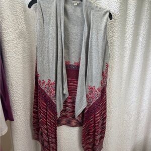 Sleeveless Drape Cardigan with Red Floral Border